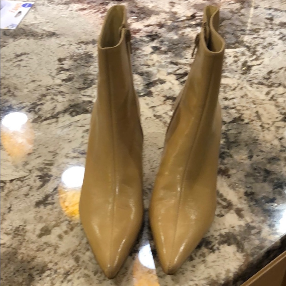 NWT Gianni Bini boots size 6